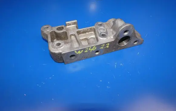 Mercedes-Benz B W246 W242 Engine mounting bracket A6512200607
