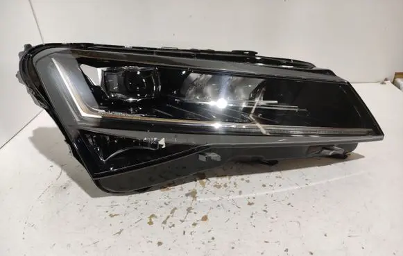 Skoda Superb B8 (3V) Headlight/headlamp 3V1941016 27009333