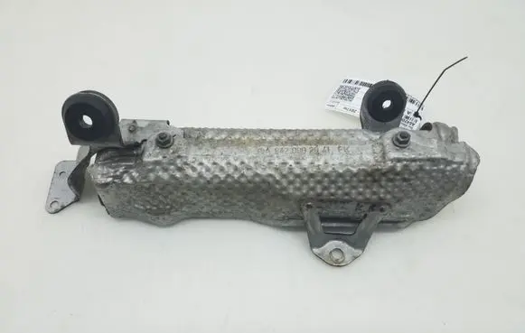 Mercedes-Benz E W212 Air filter cleaner box bracket assembly A6420902941