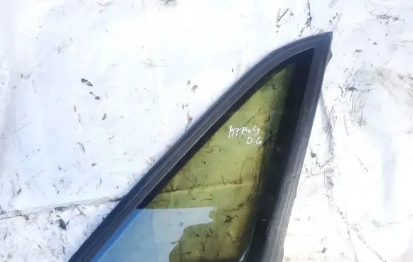 Volkswagen PASSAT B4 Rear side window