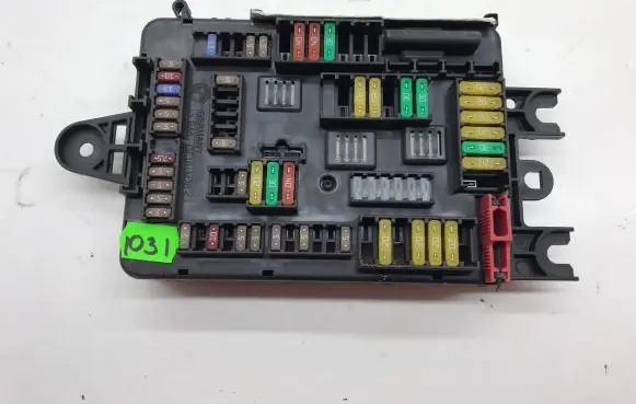 BMW 4 F32 F33 Fuse module 9389070 10688710 10000019961