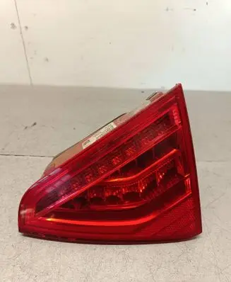 Tailgate rear/tail lights