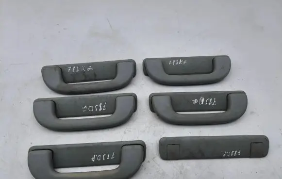 Mercedes-Benz Vito Viano W639 A set of handles for the ceiling A6398150036