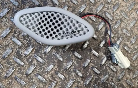 Cadillac Escalade Front door speaker 15186674