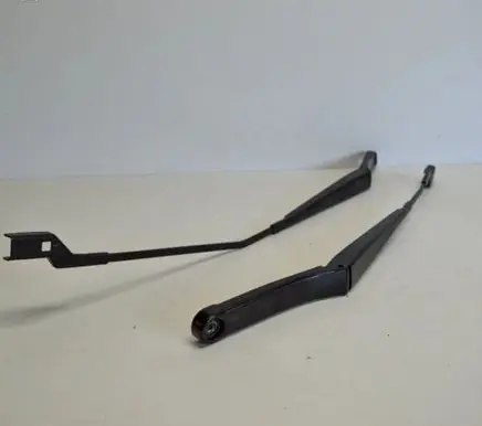 Windshield/front glass wiper blade