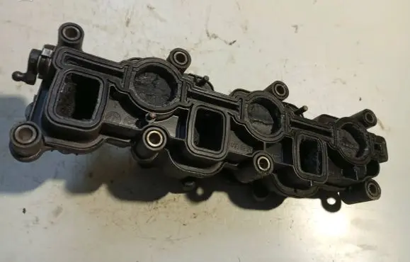 Volkswagen Phaeton Intake manifold 059129712N
