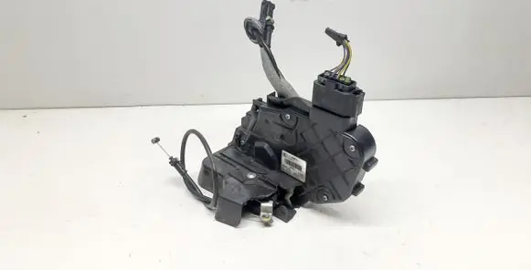 Volvo V70 Front door lock 31253674