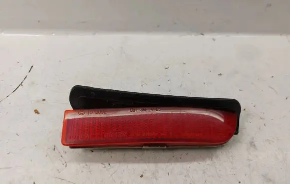 Toyota Avensis T270 Rear tail light reflector 8191013022 8191013021 1070002