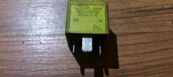 Ford Mondeo MK I Other relay 93bg14n089ba v23136-b1-x3