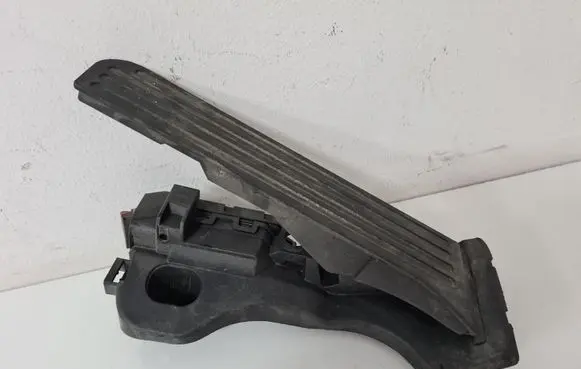 Volkswagen Golf V Accelerator throttle pedal 1K1721503P