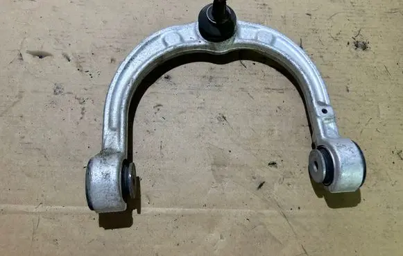 Mercedes-Benz R W251 Front upper control arm/wishbone 