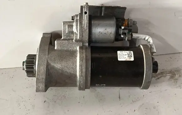 Land Rover Defender Starter motor KPLA11001BE