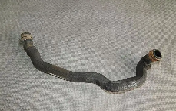 Audi A8 S8 D4 4H Engine coolant pipe/hose 4H0121061B