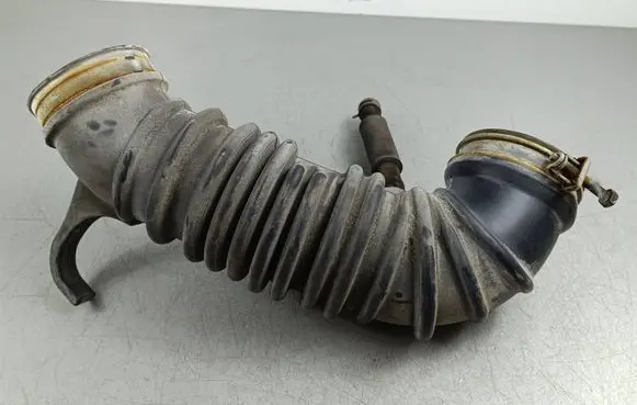 Mitsubishi Outlander Air intake duct part 1505A660