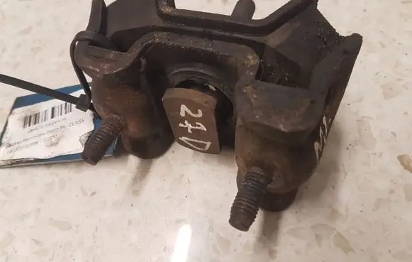 Mercedes-Benz ML W163 Engine mount bracket
