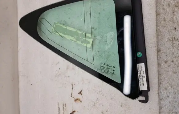 Jaguar F-Type Rear side window