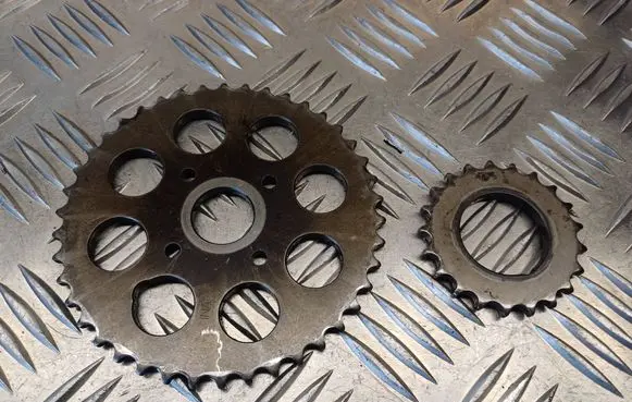 Opel Corsa D Timing chain sprocket 55195294 55195293
