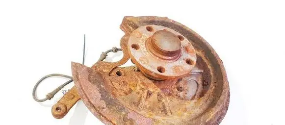 Rear wheel hub
