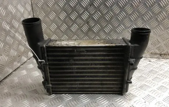Volkswagen PASSAT B5 Intercooler radiator 058145805A