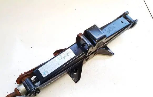 Toyota Avensis T220 Lift Jack 