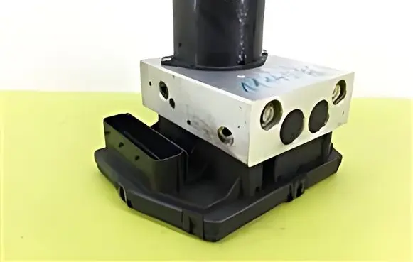 Mercedes-Benz C W202 ABS Pump A2025454732