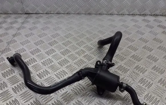 Opel Corsa C Breather hose/pipe 55185372