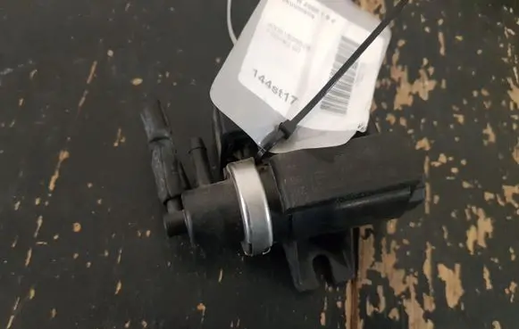 Mercedes-Benz B W245 Turbo solenoid valve A0051535528