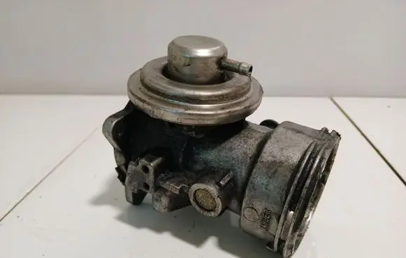 Volkswagen Sharan EGR valve 038131501AA