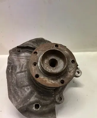 BMW 5 E39 Front wheel hub