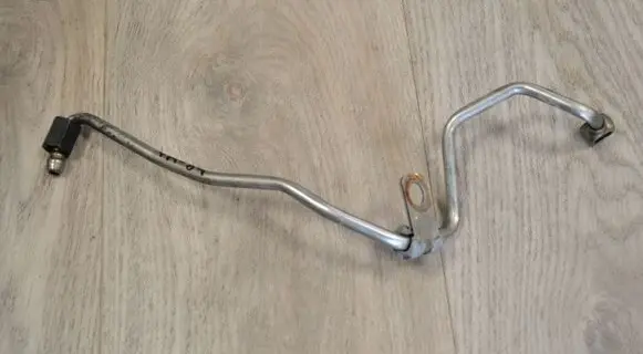 Volkswagen PASSAT B8 Clutch pipe/line 04L145771