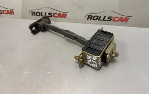 Mercedes-Benz CLS C219 Front door check strap stopper 