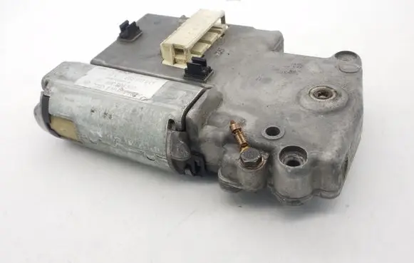 Volkswagen PASSAT B4 Sunroof motor/actuator 3A0959731 0390201011