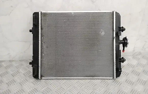 Toyota Aygo AB40 Coolant radiator CZ4221753582
