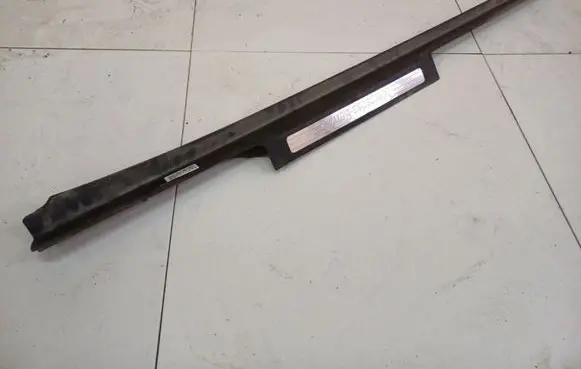 Front sill trim cover