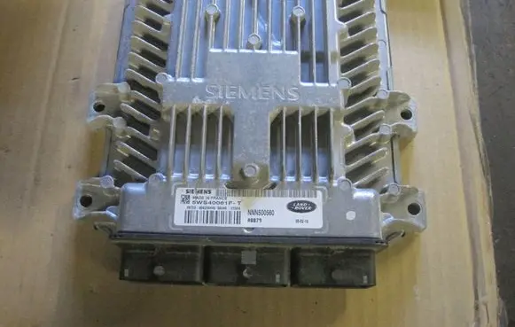 Land Rover Discovery 3 - LR3 Engine control unit/module ECU NNN500560