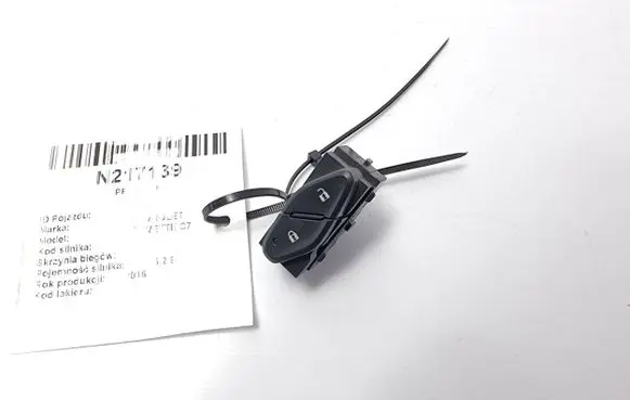 Chevrolet Corvette C7 Central locking switch button 22916532