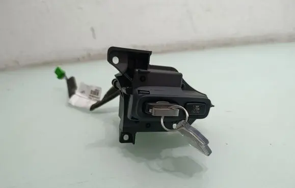 Volvo V70 Ignition lock 3043A6G9FXCVR
