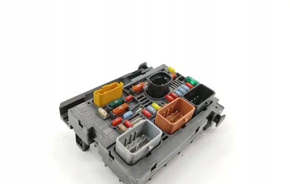 Citroen C4 Grand Picasso Fuse module 9664705980
