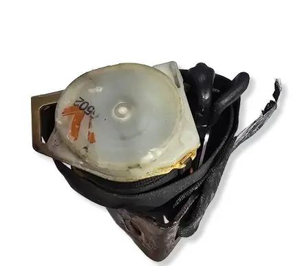 Opel Vectra B Rear seatbelt E110627