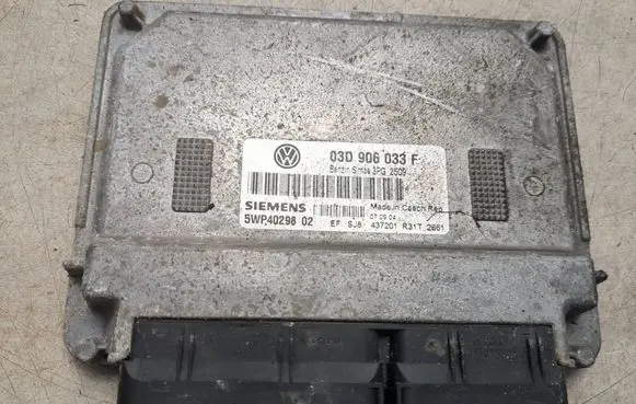 Volkswagen Polo V 6R Engine control unit/module 03D906033F 3PG2509 5WP4029802
