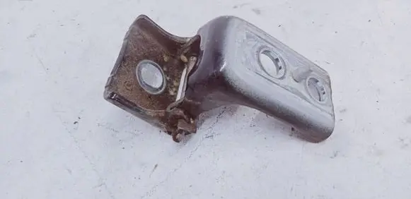 Peugeot 5008 Rear door lower hinge