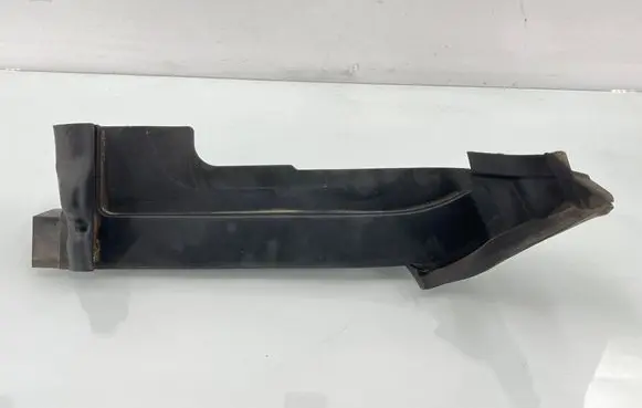 Audi Q7 4M Fender end trim 4M0821169C