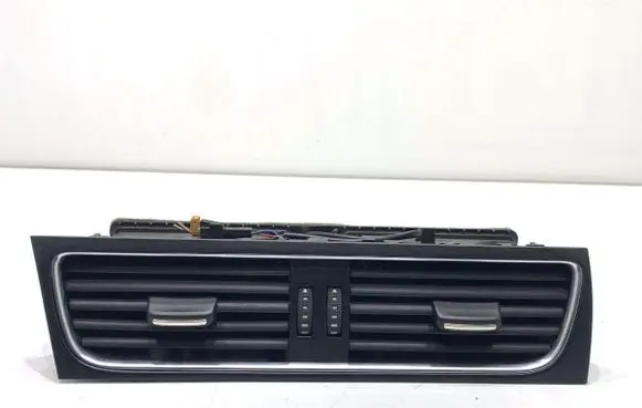 Audi A5 8T 8F Dashboard side air vent grill/cover trim 8T1820951C