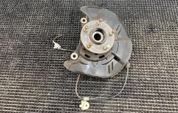 Subaru Impreza IV Front wheel hub 