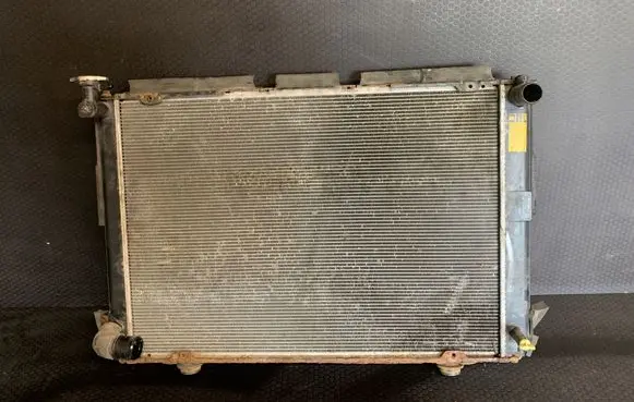 Lexus RX 330 - 350 - 400H Coolant radiator 1220700675 2035