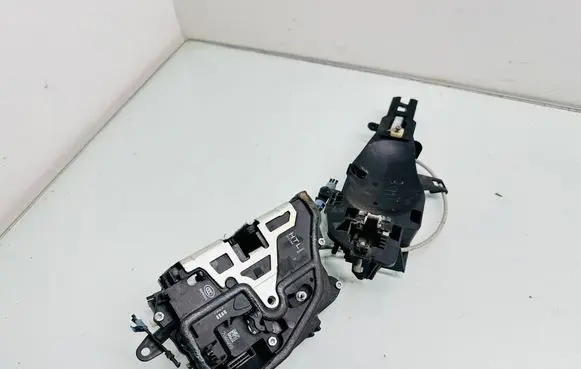 BMW 3 E90 E91 Rear door lock 7060295