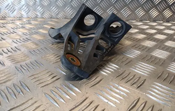 Volkswagen Golf VI Gear shift cable bracket 1K0711789G