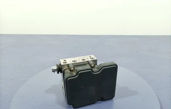 Renault Clio IV ABS Pump 476607341R