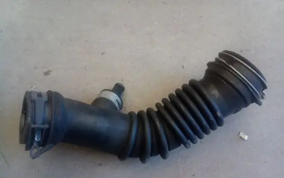 Toyota Auris E180 Air intake hose/pipe