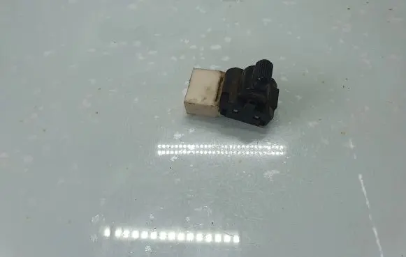 Subaru Impreza II Electric window control switch